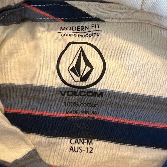 Volcom boys hooded long sleeve tee, never worn. - Picture 2 of 2